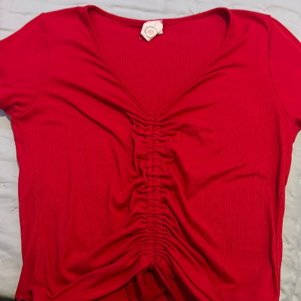 live by the moment, medium size, color red